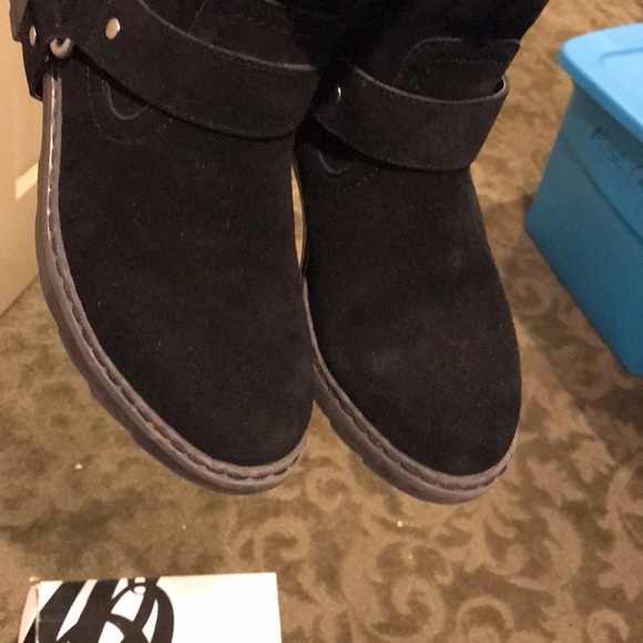 Suede boots - Picture 7 of 8